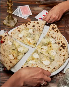 Pizza Bianca Tartufo